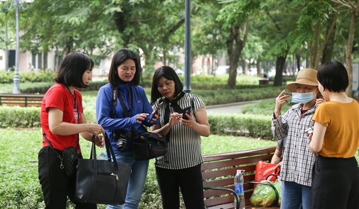 Hanoi residents not heeding COVID-19 warnings
